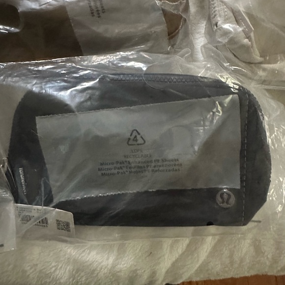 Lululemon everywhere belt bag - Picture 2 of 2